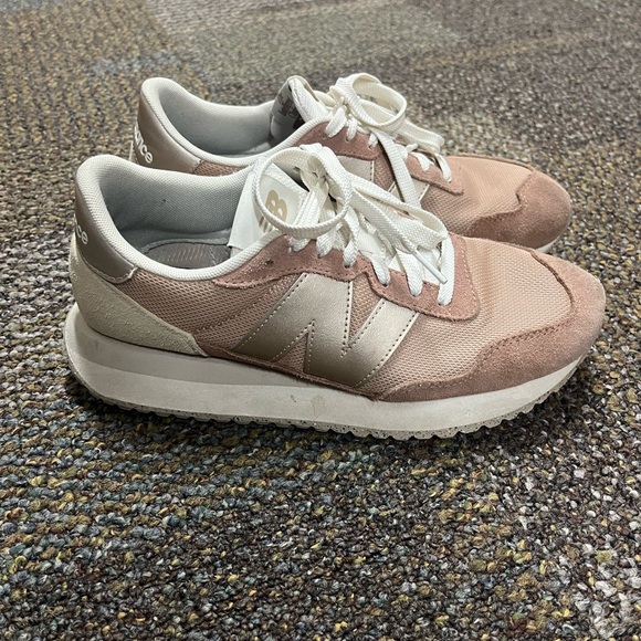 New Balance 237 - Picture 2 of 3